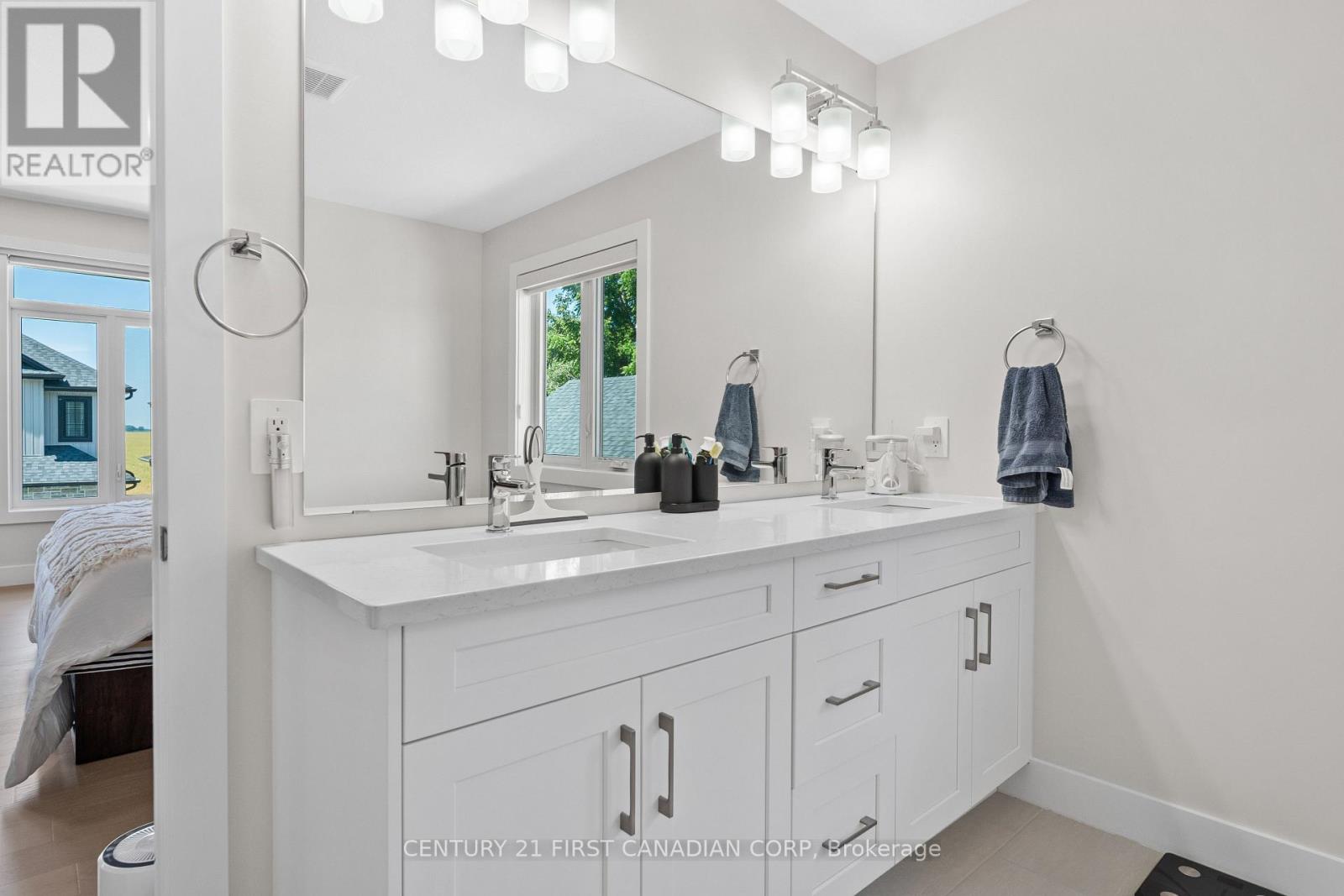 8-7966 Fallon Drive, Lucan Biddulph, Ontario  N0M 1V0 - Photo 28 - X13661676