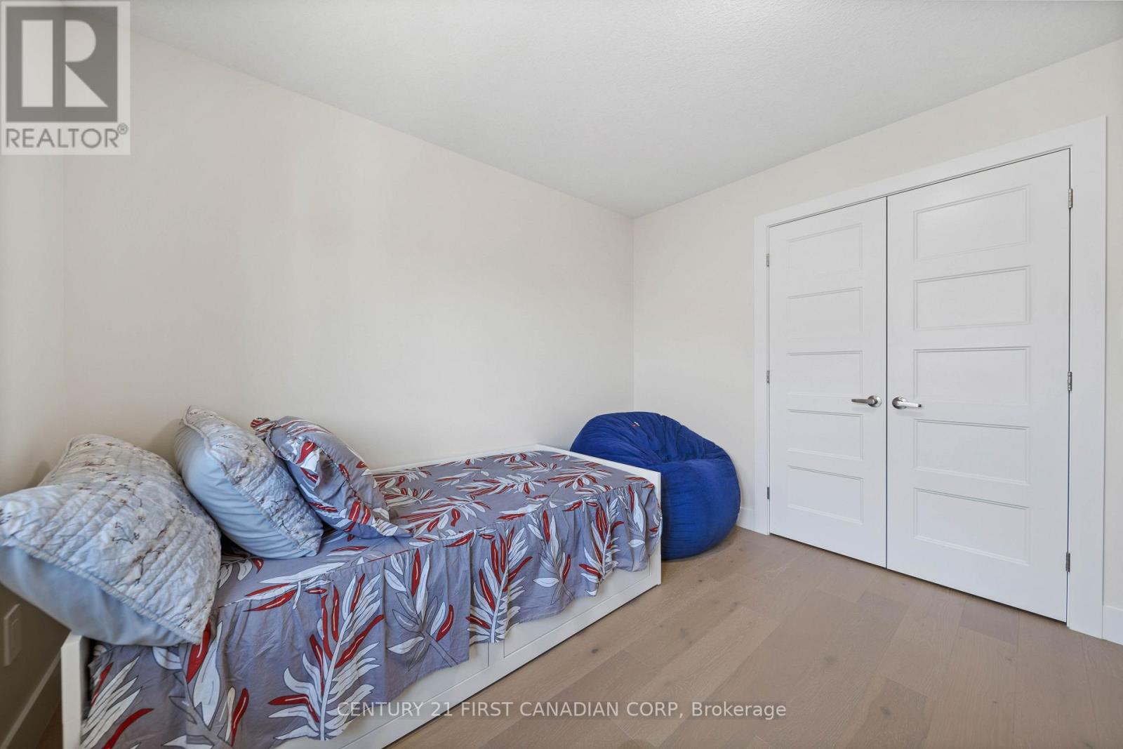 8-7966 Fallon Drive, Lucan Biddulph, Ontario  N0M 1V0 - Photo 33 - X13661676