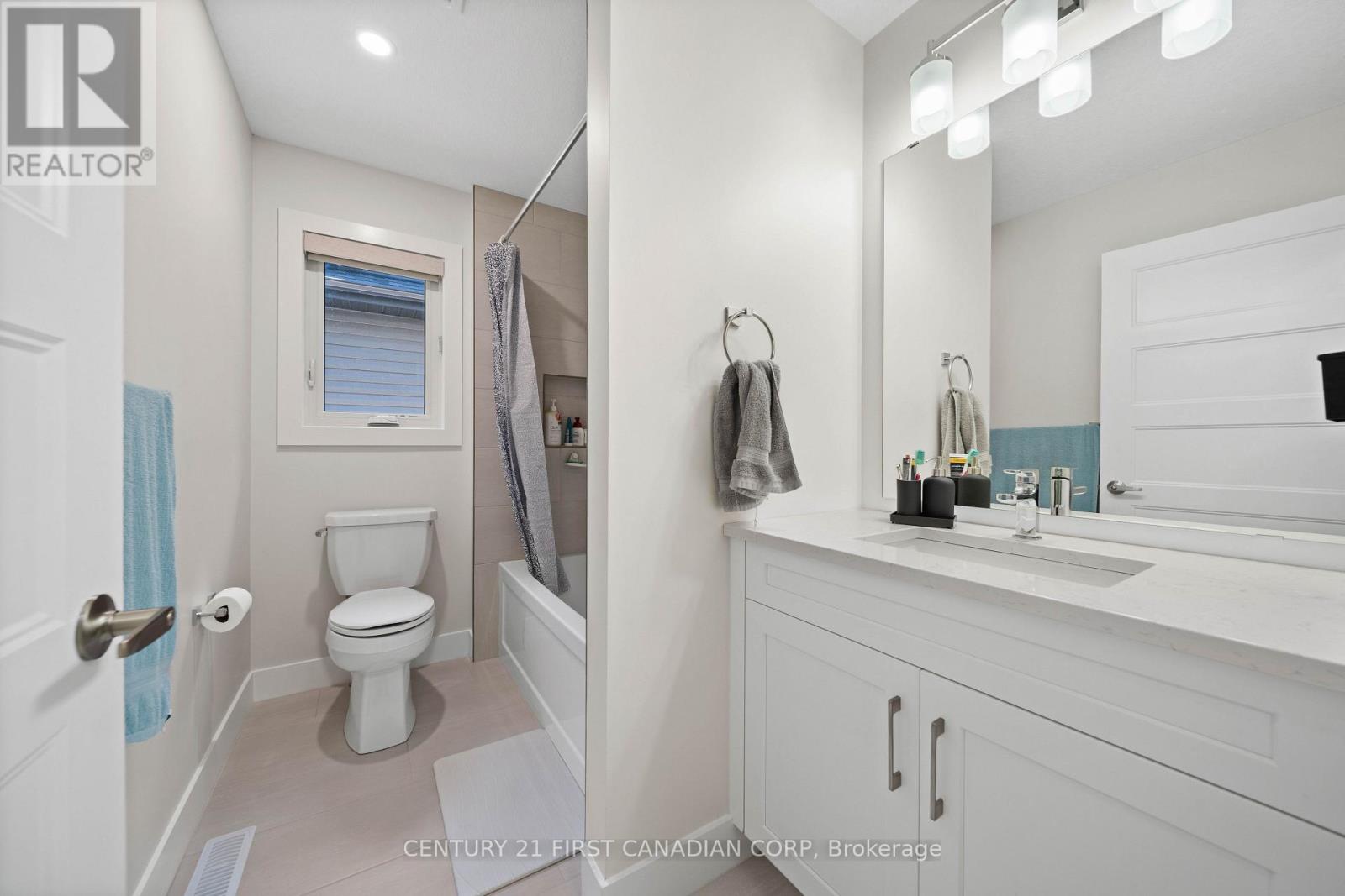 8-7966 Fallon Drive, Lucan Biddulph, Ontario  N0M 1V0 - Photo 34 - X13661676