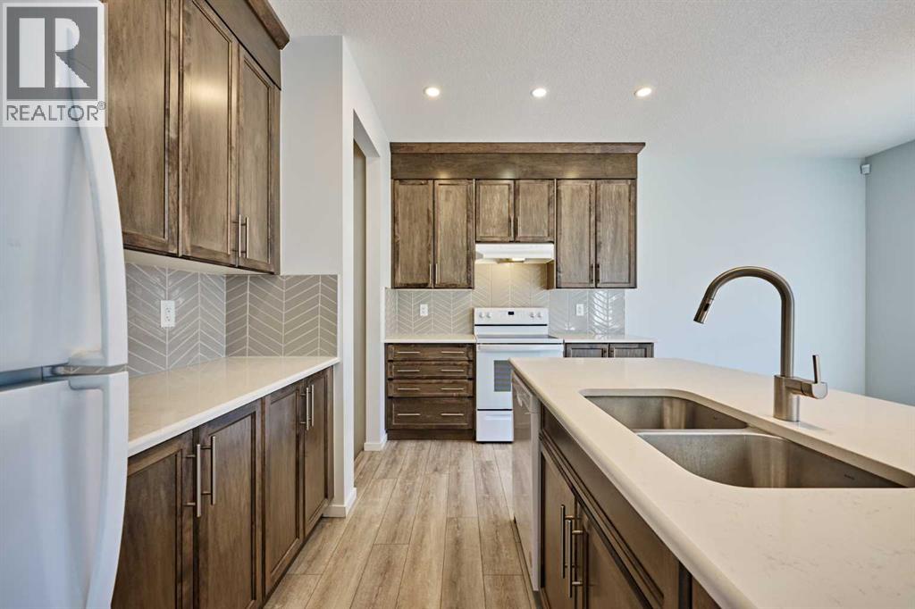 85 Yorkstone Heath SW, Calgary, Alberta  T2X 4S4 - Photo 9 - A2320252