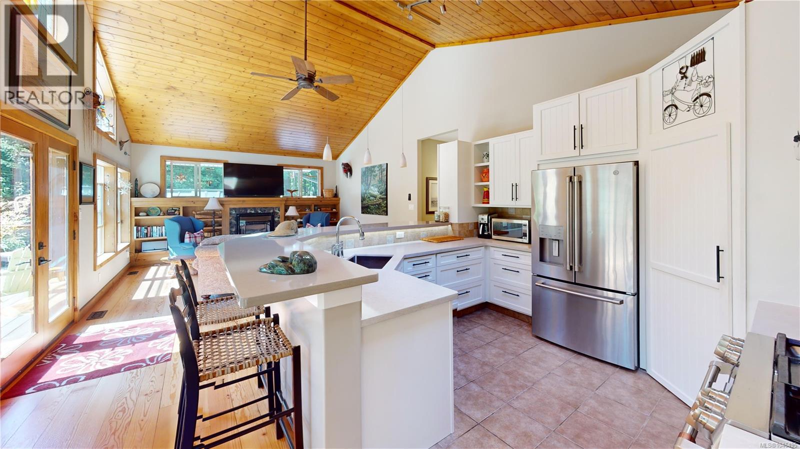2575 Coho Dr, Gabriola Island, British Columbia  V0R 1X7 - Photo 13 - 1046495