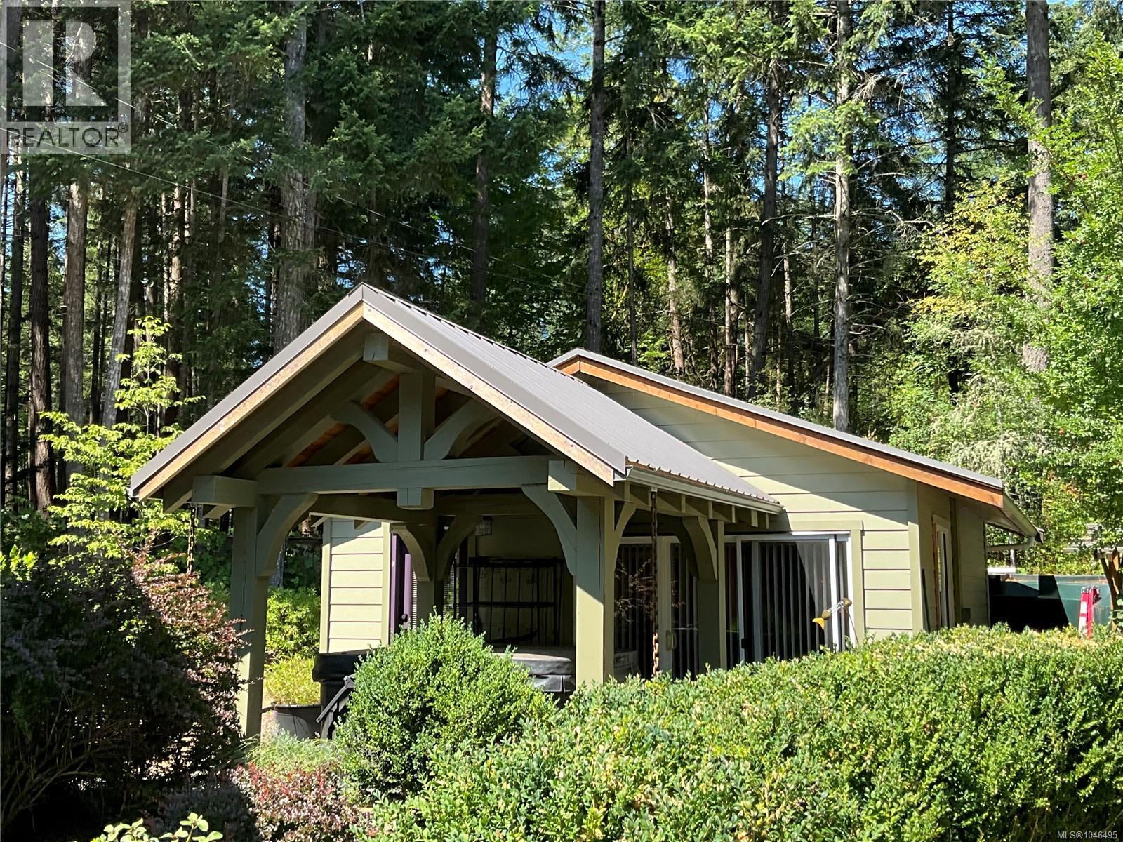 2575 Coho Dr, Gabriola Island, British Columbia  V0R 1X7 - Photo 3 - 1046495