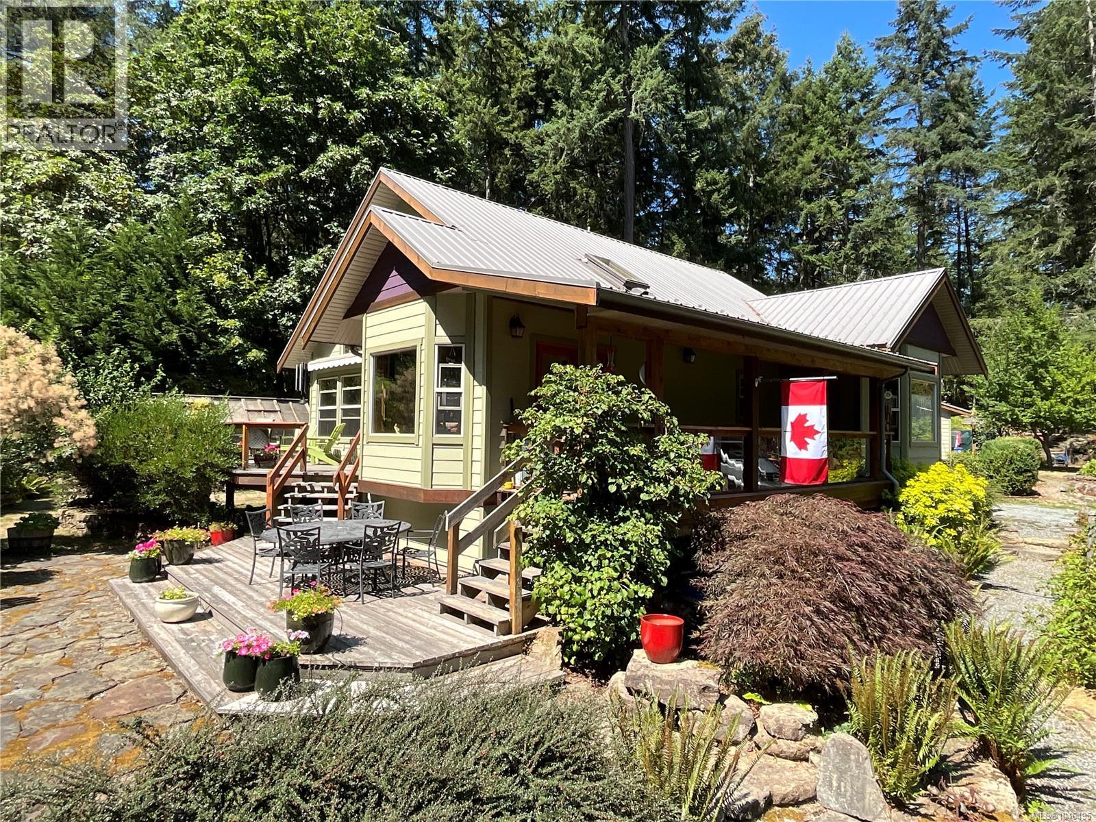 2575 Coho Dr, Gabriola Island, British Columbia  V0R 1X7 - Photo 2 - 1046495