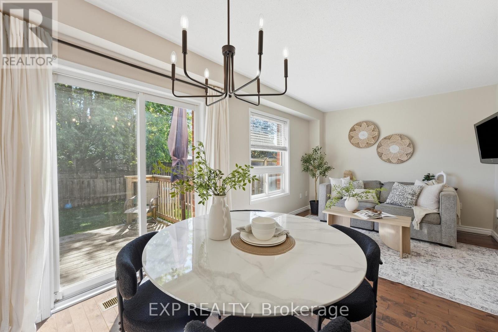 3 Battenberg Court, East Gwillimbury (Mt Albert), Ontario  L0G 1M0 - Photo 5 - N13661616