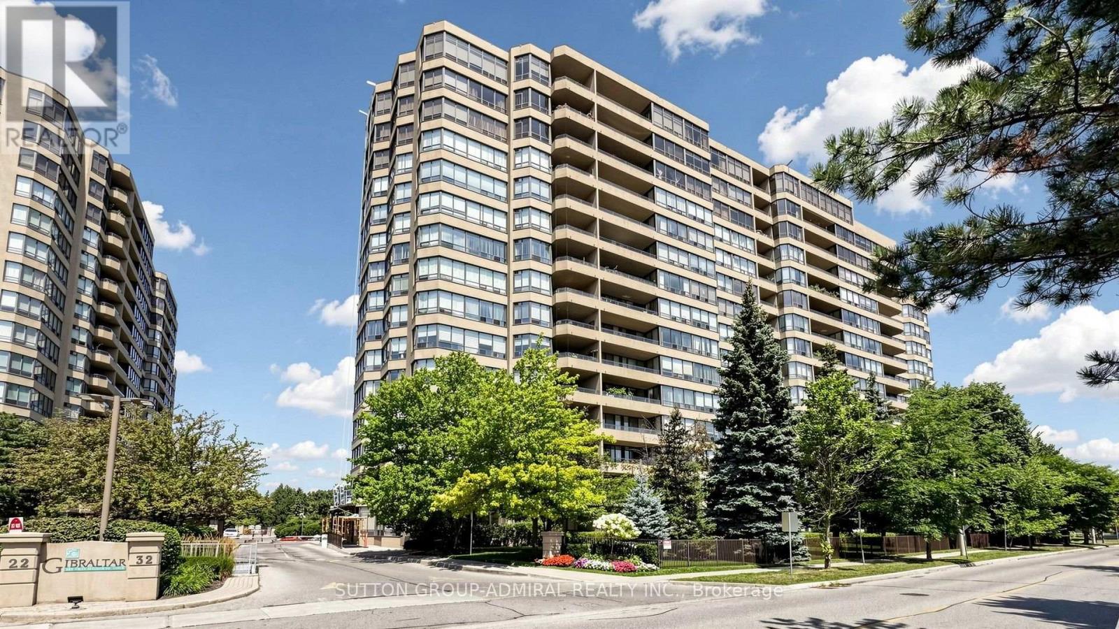 1516 - 32 Clarissa Drive, Richmond Hill, Ontario  L4C 9R7 - Photo 1 - N13661666
