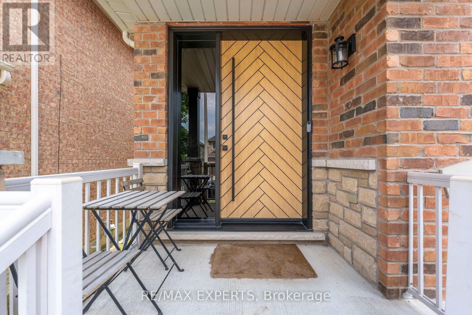 108 Westolivia Trail, Vaughan, Ontario  L4J 0C2 - Photo 2 - N13661922