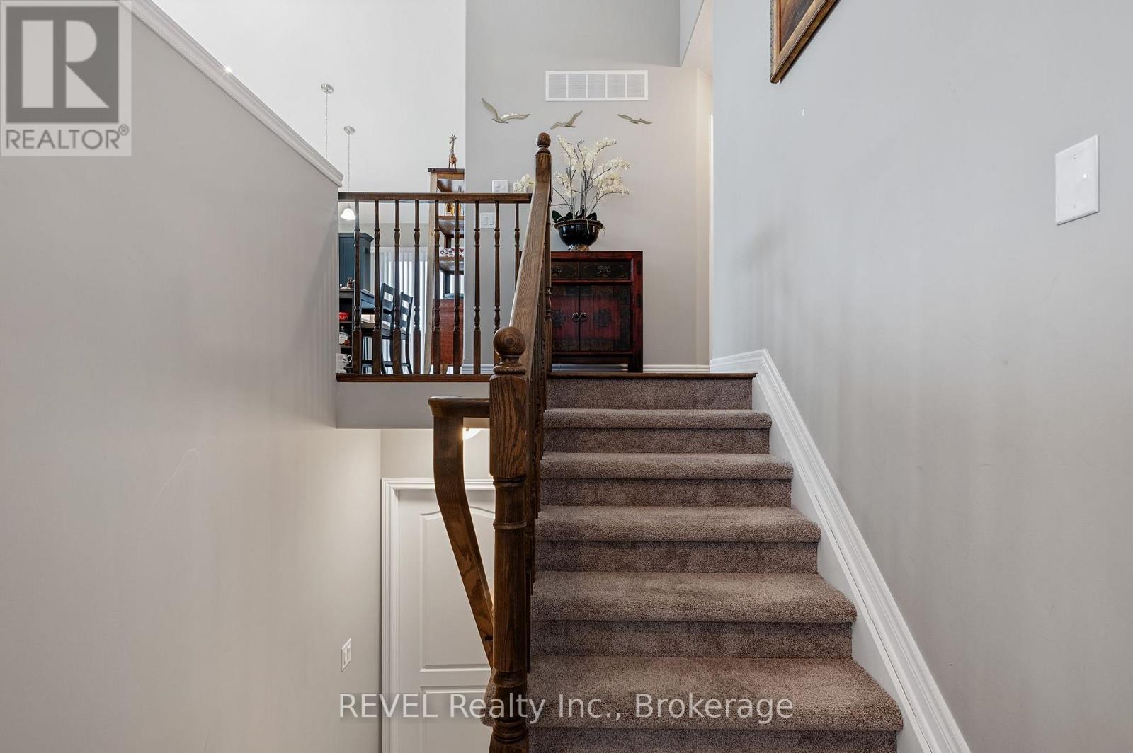 7833 Oldfield Road, Niagara Falls, Ontario  L2G 0A8 - Photo 3 - X13661876