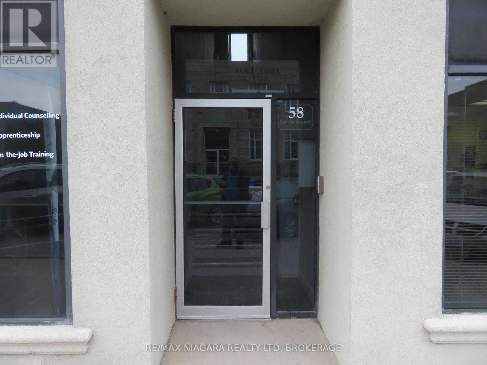 204 - 58 Jarvis Street, Fort Erie, Ontario  L2A 2S4 - Photo 1 - X13661908