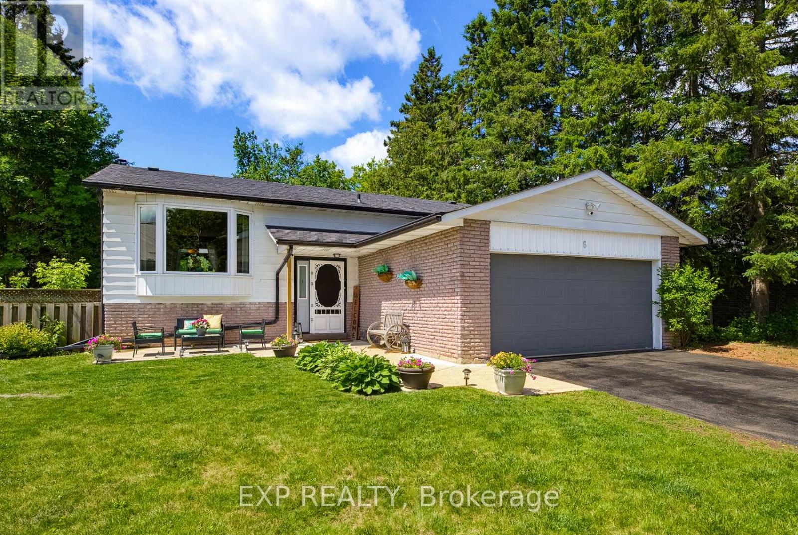 6 PALACE STREET, Caledon, Ontario