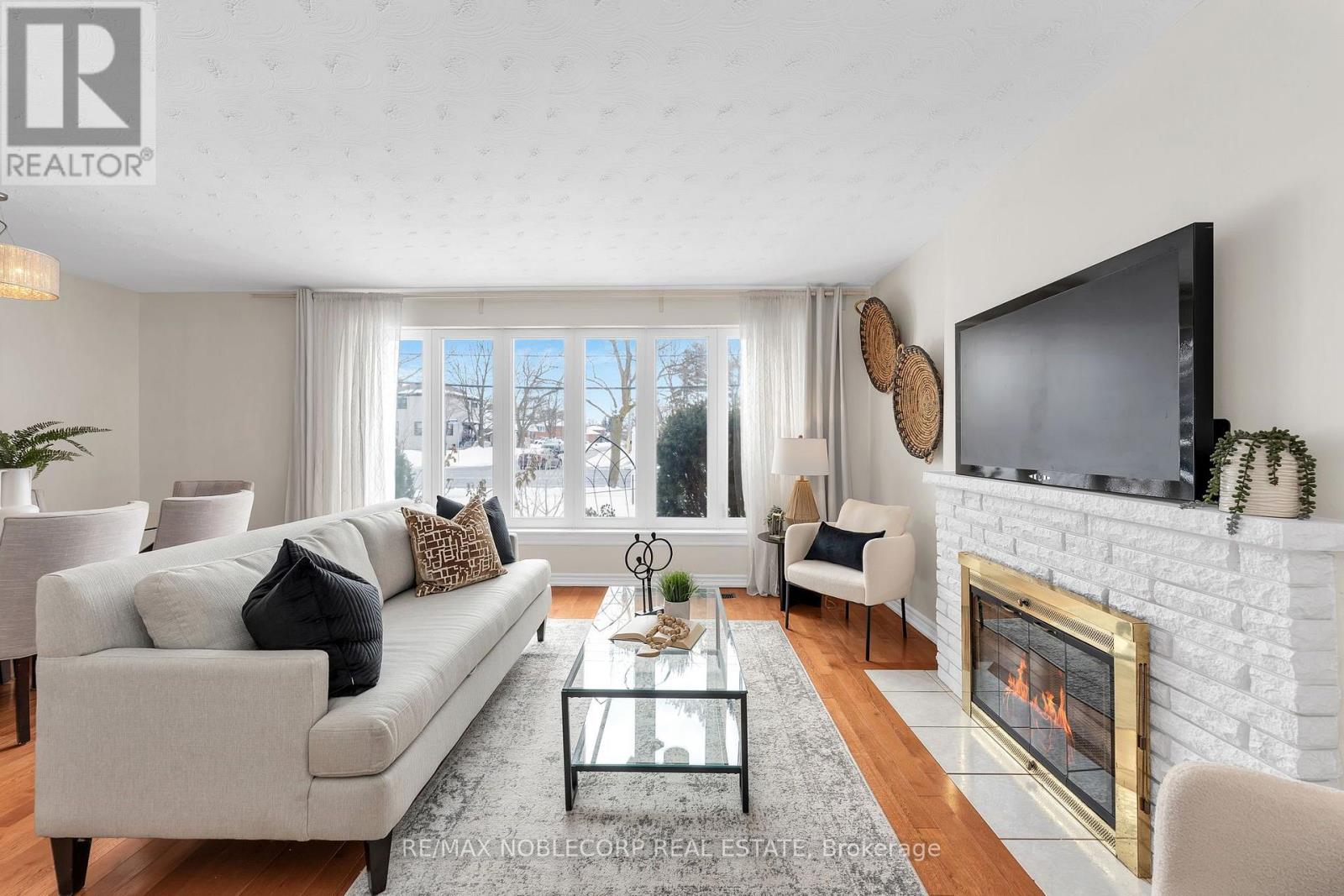 4230 Bloor Street W, Toronto, Ontario  M9C 1Z7 - Photo 11 - W13661652