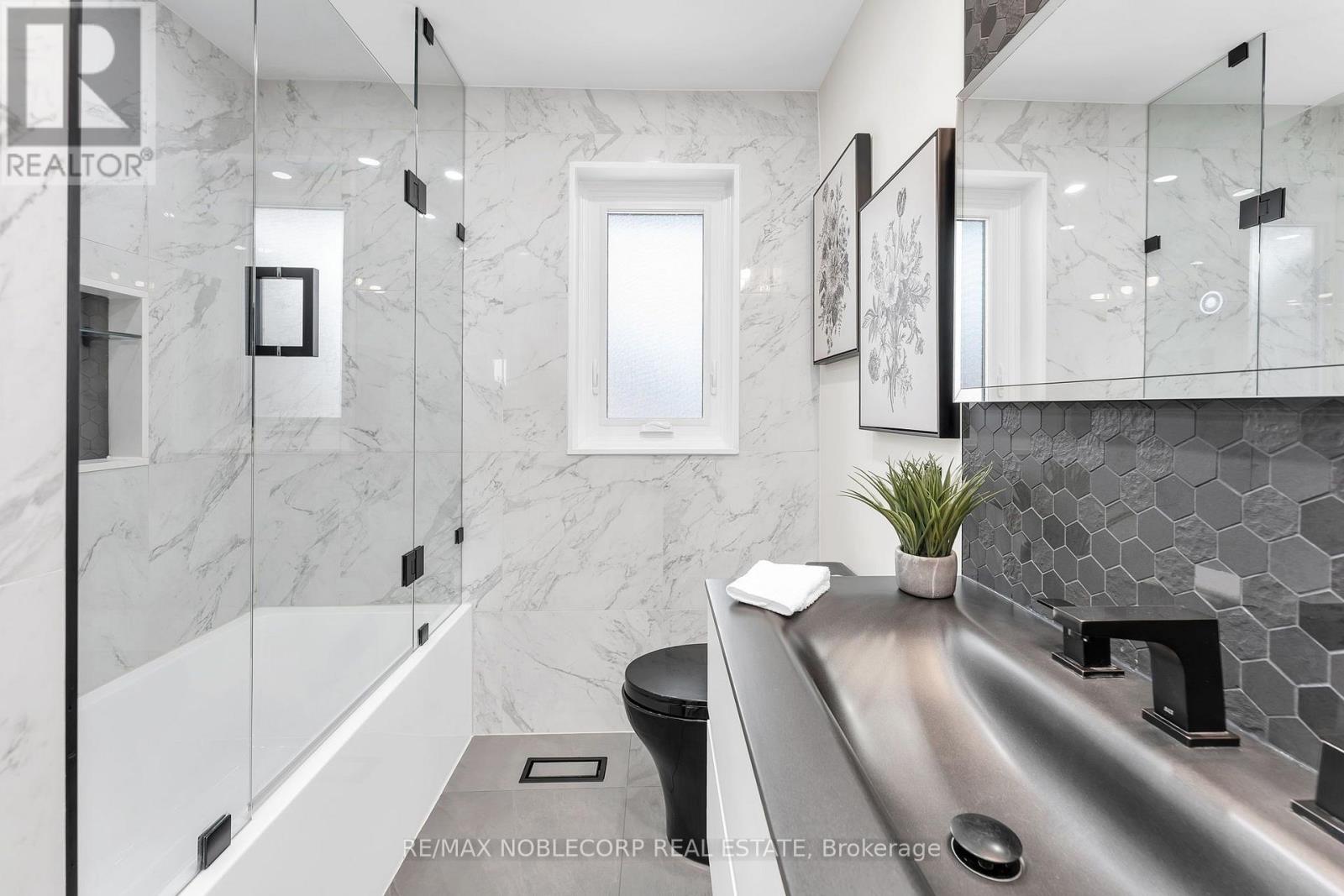 4230 Bloor Street W, Toronto, Ontario  M9C 1Z7 - Photo 33 - W13661652