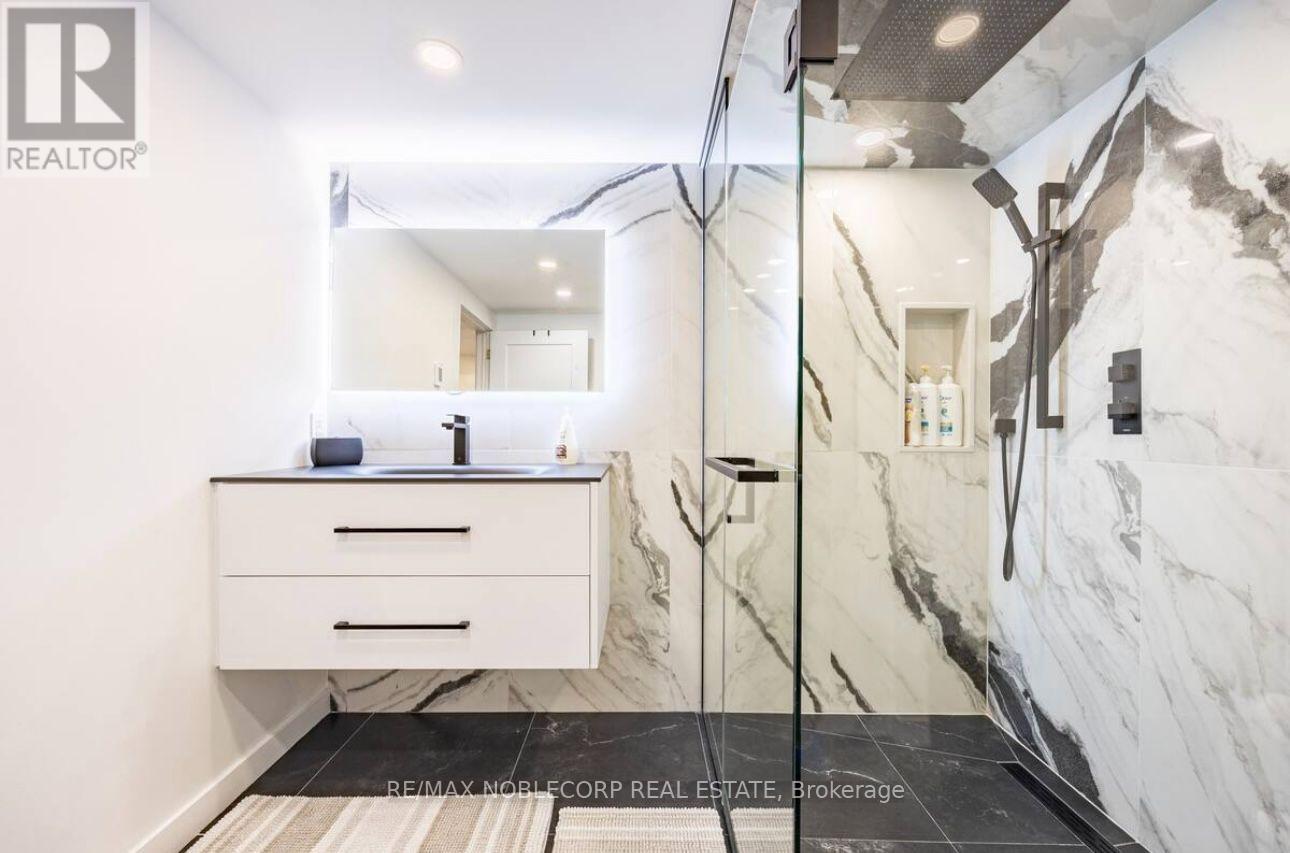 4230 Bloor Street W, Toronto, Ontario  M9C 1Z7 - Photo 39 - W13661652