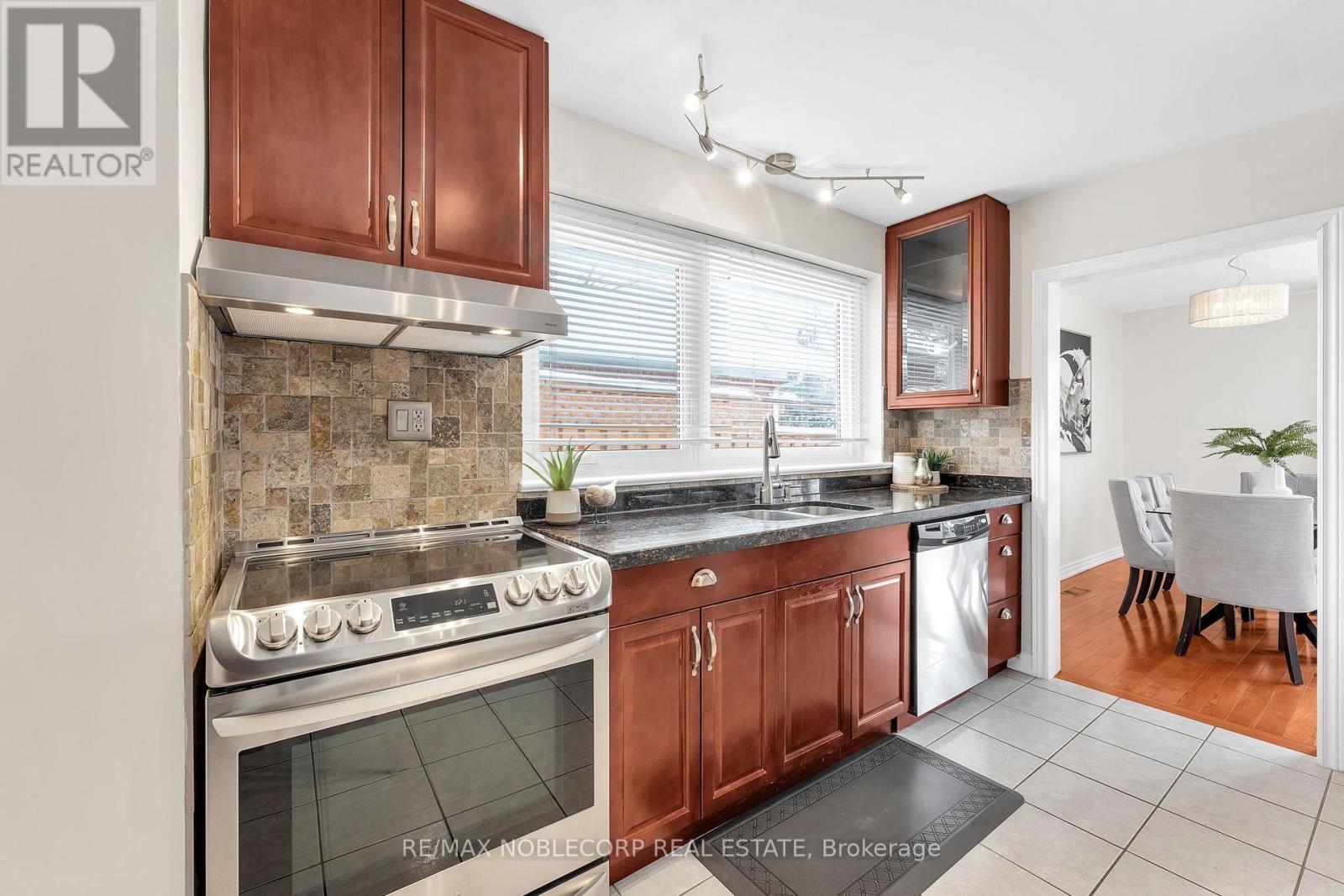 4230 Bloor Street W, Toronto, Ontario  M9C 1Z7 - Photo 8 - W13661652