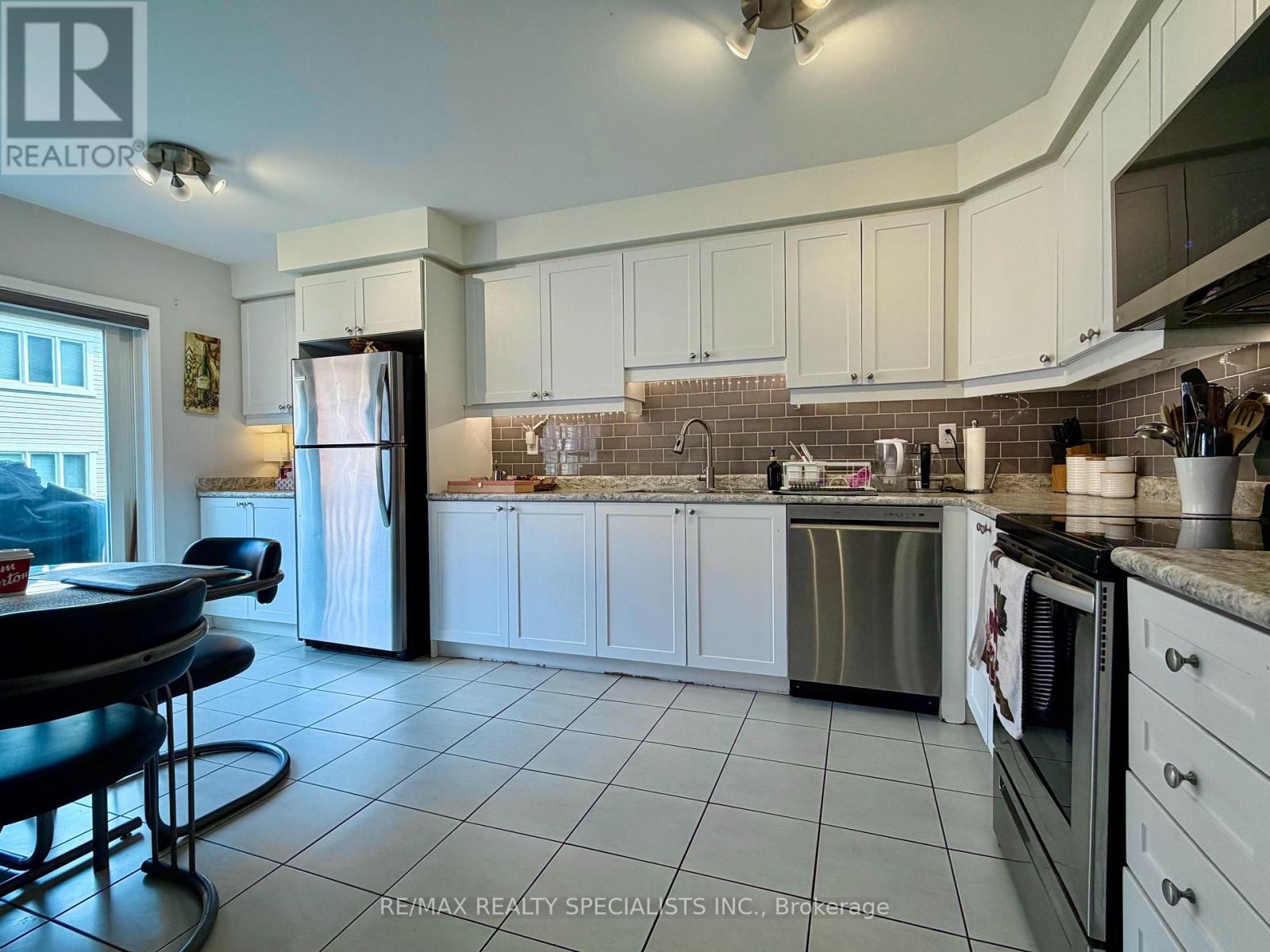 298 Beasley Terrace, Milton, Ontario  L9E 1C5 - Photo 11 - W13661696