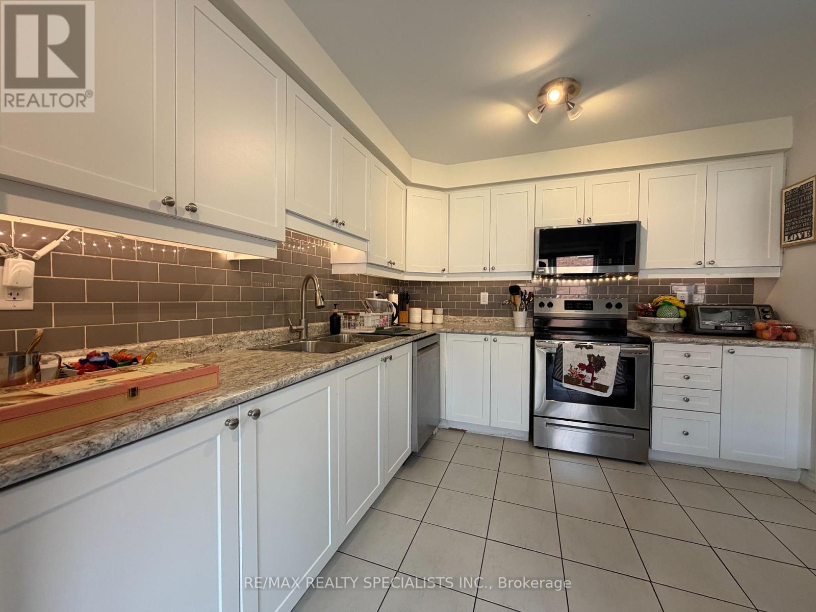298 Beasley Terrace, Milton, Ontario  L9E 1C5 - Photo 12 - W13661696