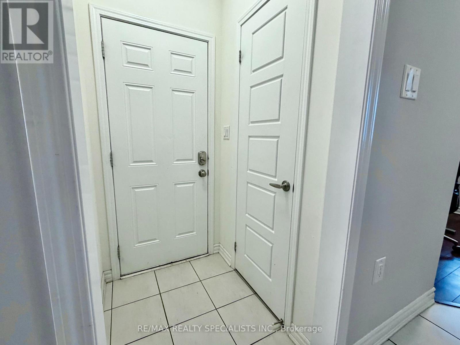 298 Beasley Terrace, Milton, Ontario  L9E 1C5 - Photo 6 - W13661696