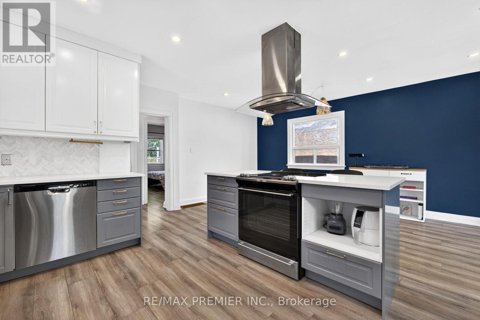 154 Fifth Street, Toronto, Ontario  M8V 2C7 - Photo 14 - W13661836