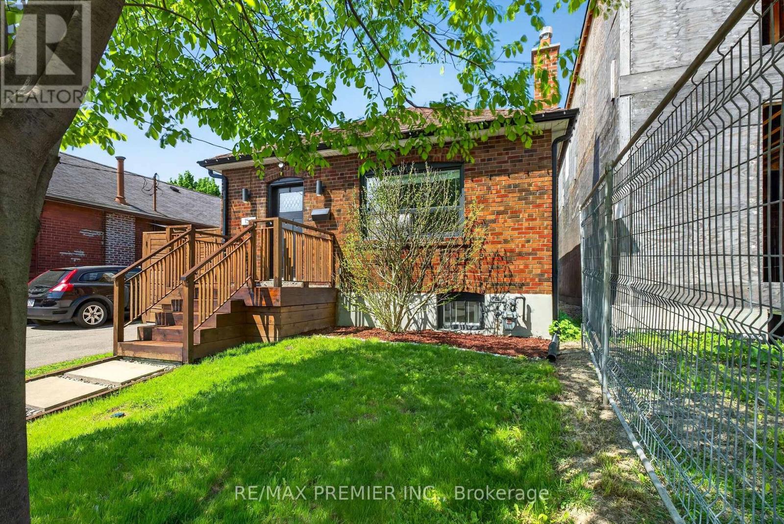154 Fifth Street, Toronto, Ontario  M8V 2C7 - Photo 3 - W13661836