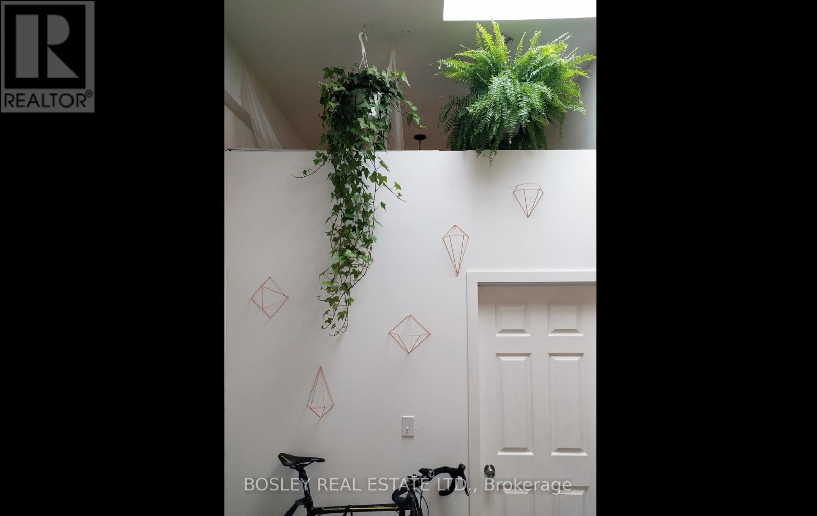 202 - 137 Roncesvalles Avenue, Toronto, Ontario  M6R 2L2 - Photo 17 - W13661878