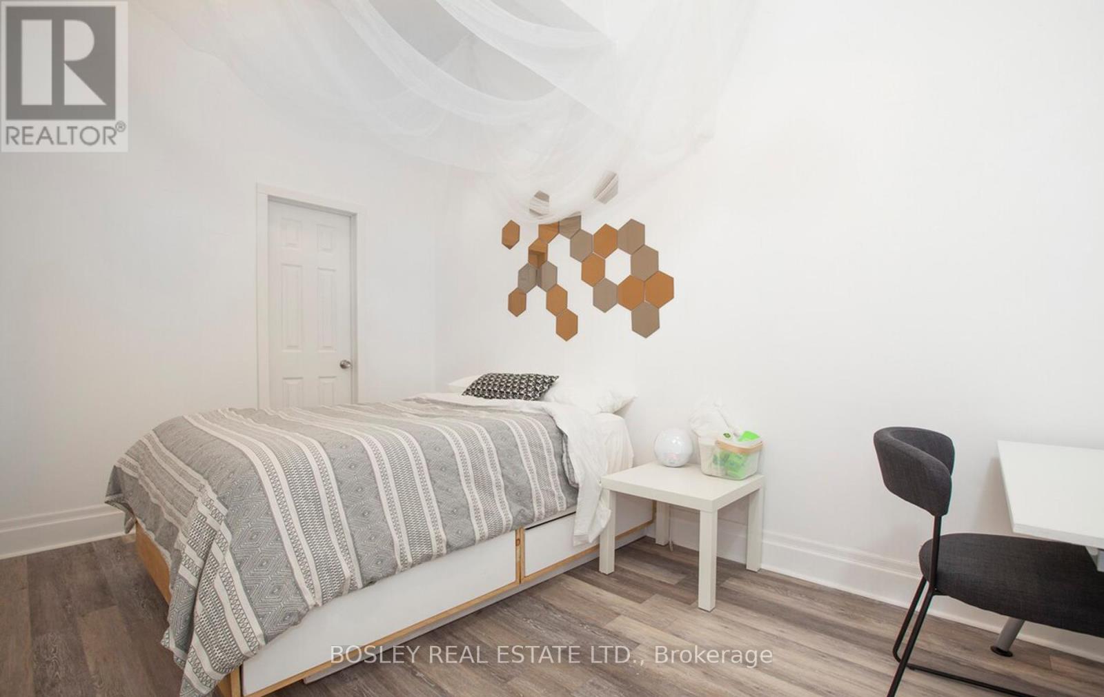 202 - 137 Roncesvalles Avenue, Toronto, Ontario  M6R 2L2 - Photo 18 - W13661878