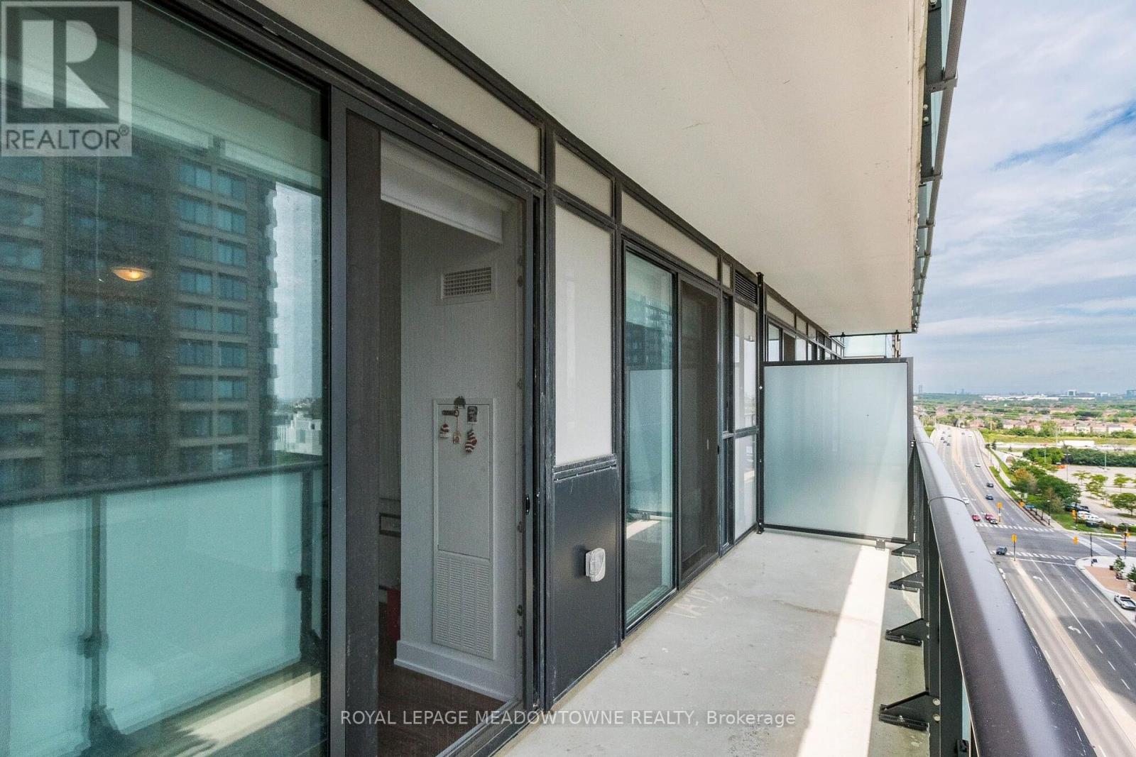1202 - 430 Square One Drive, Mississauga, Ontario  L5B 0L6 - Photo 21 - W13661918