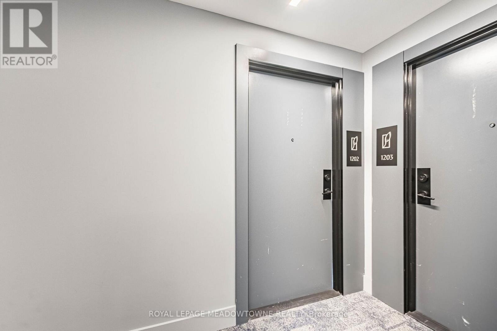 1202 - 430 Square One Drive, Mississauga, Ontario  L5B 0L6 - Photo 3 - W13661918