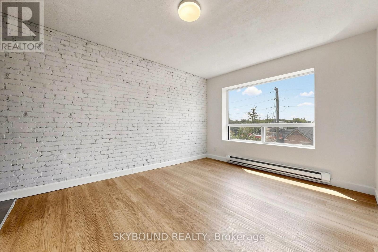 G - 131 Wineva Avenue, Toronto, Ontario  M4E 2T3 - Photo 8 - E13475112