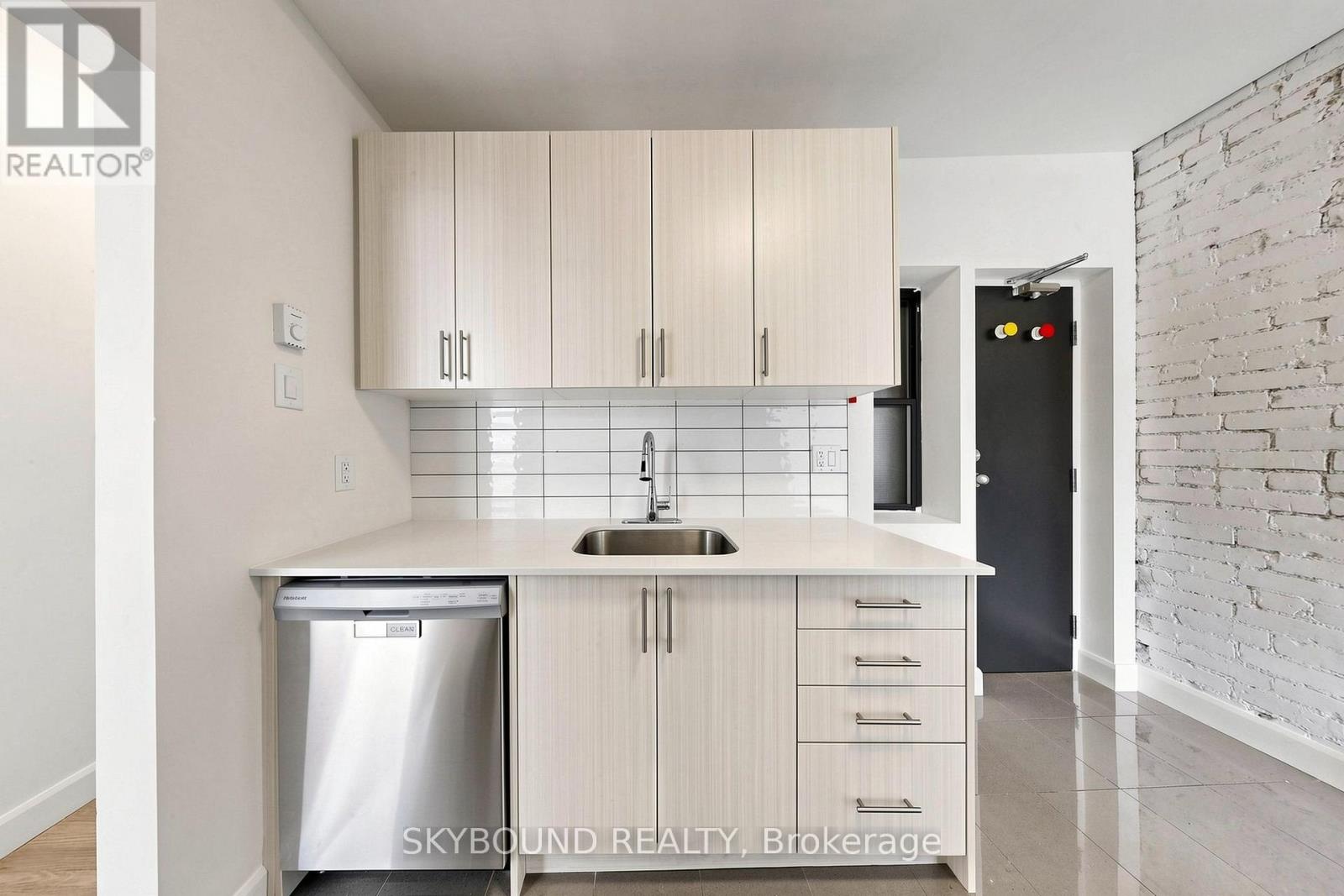 G - 131 Wineva Avenue, Toronto, Ontario  M4E 2T3 - Photo 12 - E13475112