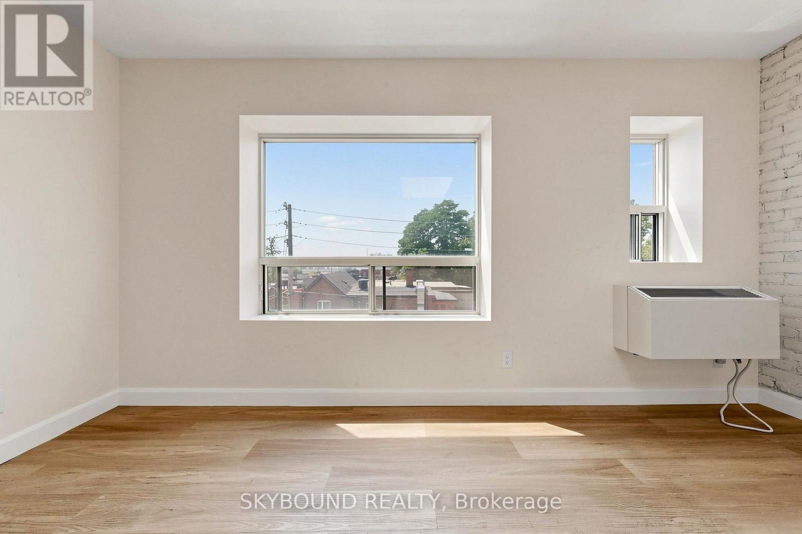 G - 131 Wineva Avenue, Toronto, Ontario  M4E 2T3 - Photo 4 - E13475112