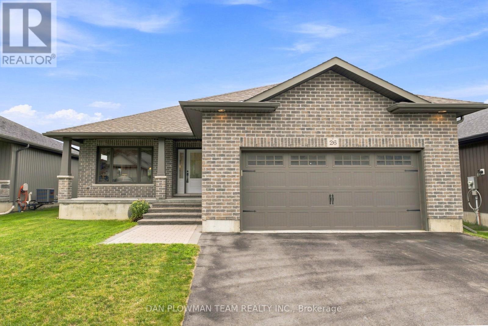 26 AUTUMN GROVE, Quinte West, Ontario