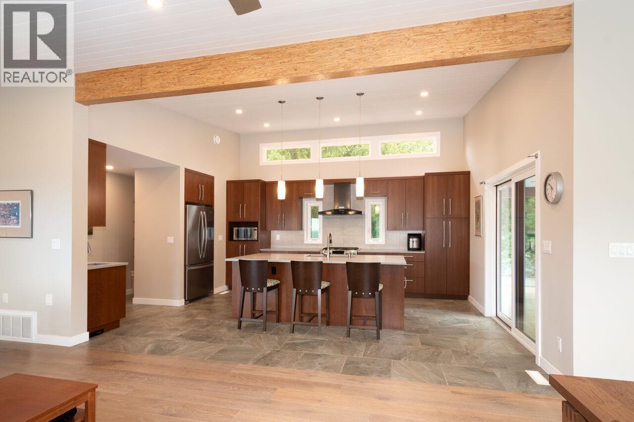 465 Sunset Road, Bowen Island, British Columbia  V0N 1G2 - Photo 12 - R3083054
