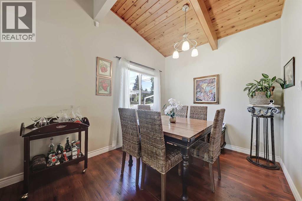 185 Springwood Drive SW, Calgary, Alberta  T2W 0L2 - Photo 7 - A2318547