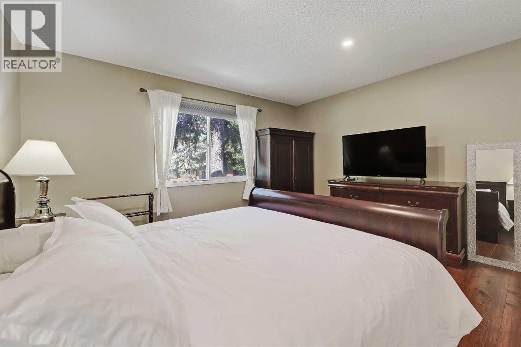 185 Springwood Drive SW, Calgary, Alberta  T2W 0L2 - Photo 10 - A2318547