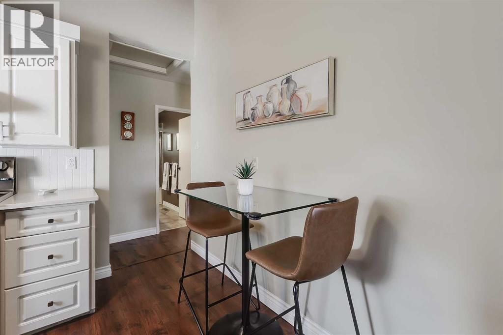 185 Springwood Drive SW, Calgary, Alberta  T2W 0L2 - Photo 6 - A2318547
