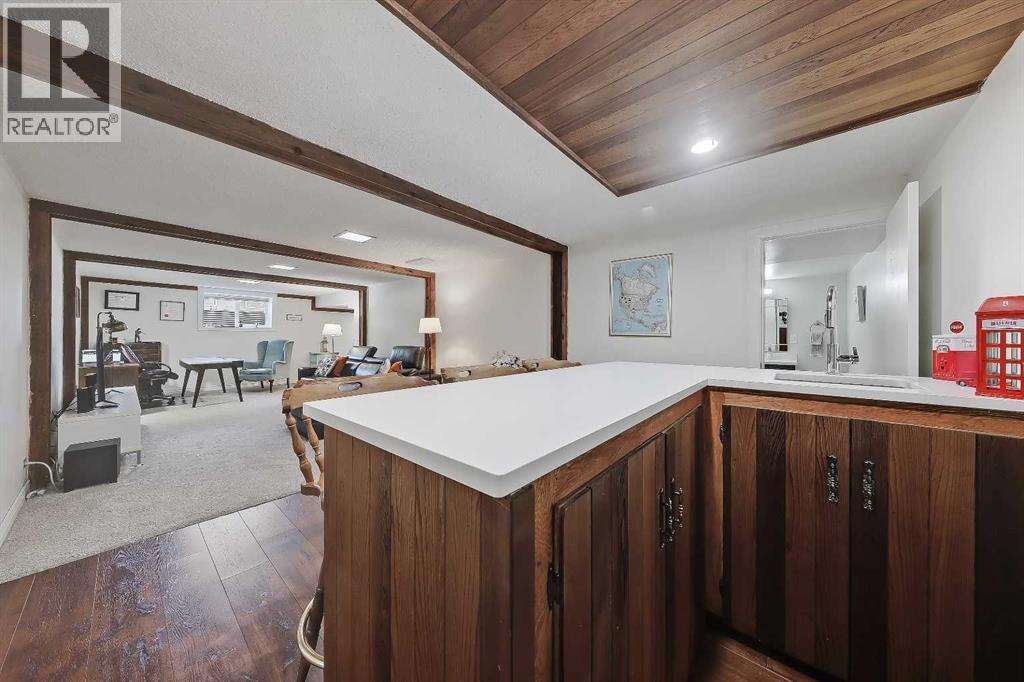 185 Springwood Drive SW, Calgary, Alberta  T2W 0L2 - Photo 19 - A2318547