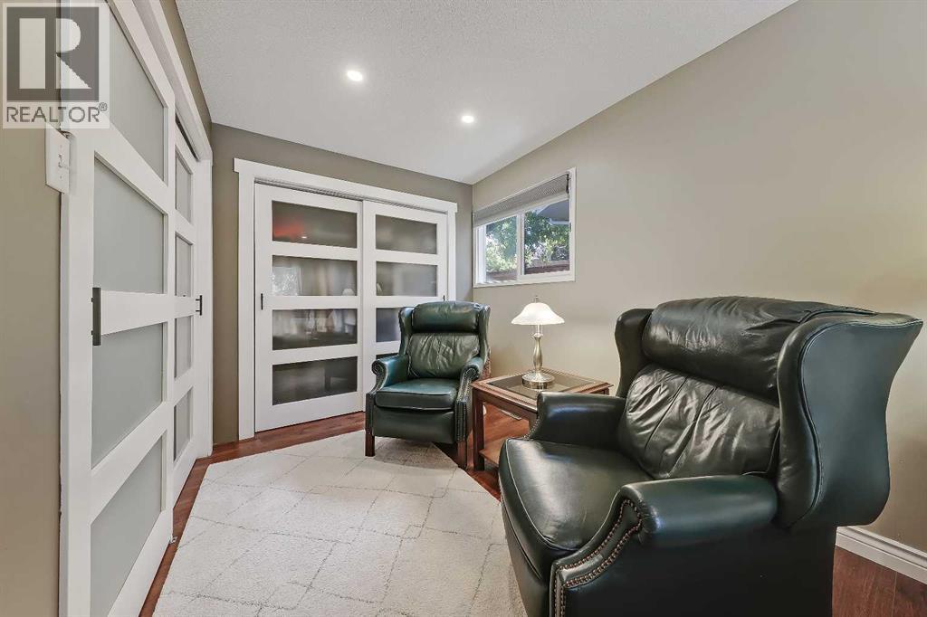 185 Springwood Drive SW, Calgary, Alberta  T2W 0L2 - Photo 11 - A2318547