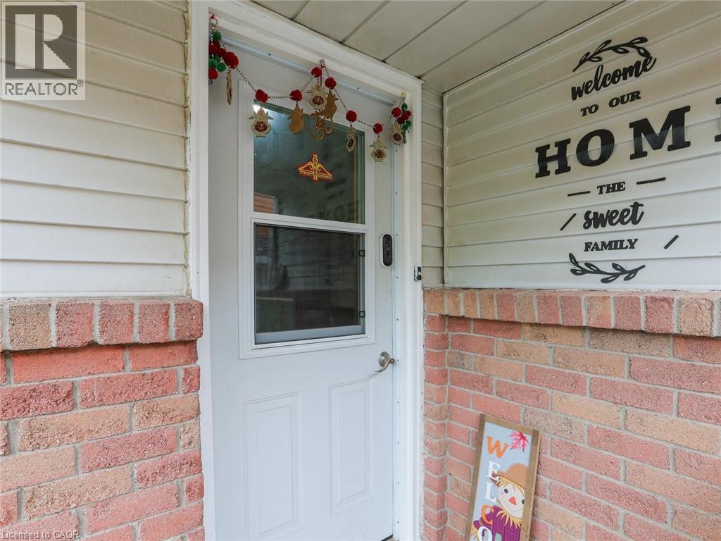 128 Macatee Place, Cambridge, Ontario  N1R 6Z8 - Photo 4 - 40854237