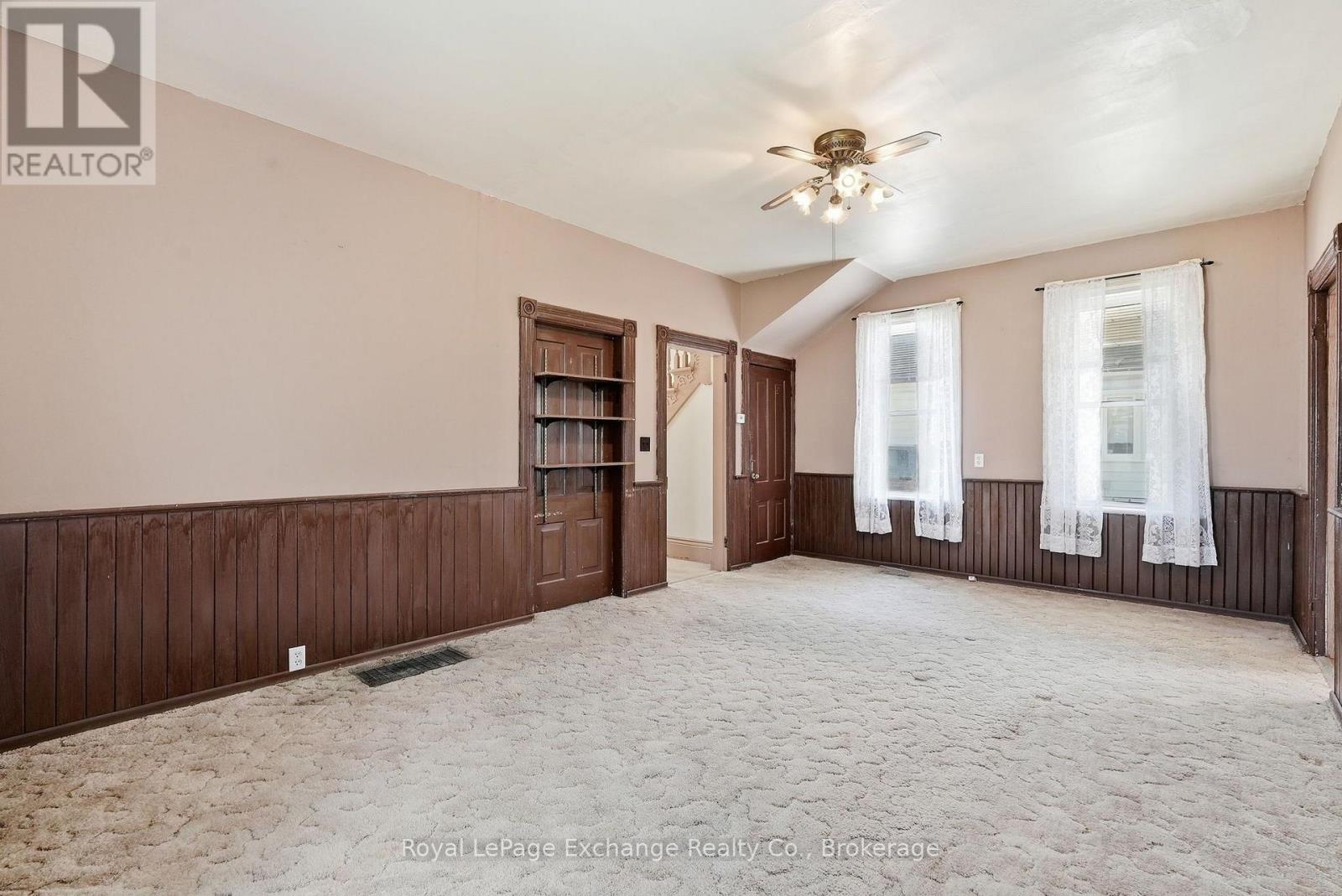 588 11th Avenue, Hanover, Ontario  N4N 2S6 - Photo 12 - X12981660