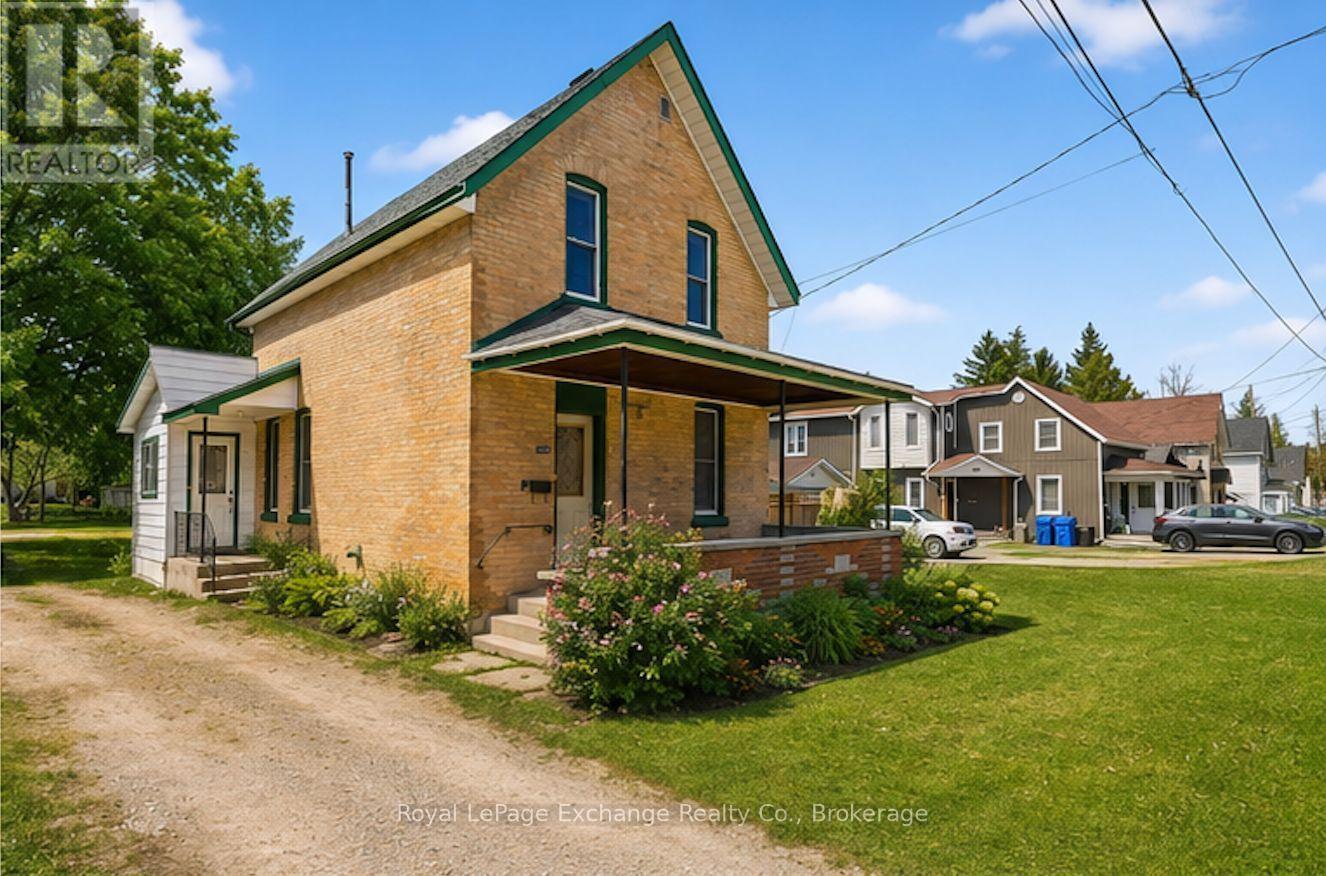 588 11th Avenue, Hanover, Ontario  N4N 2S6 - Photo 2 - X12981660