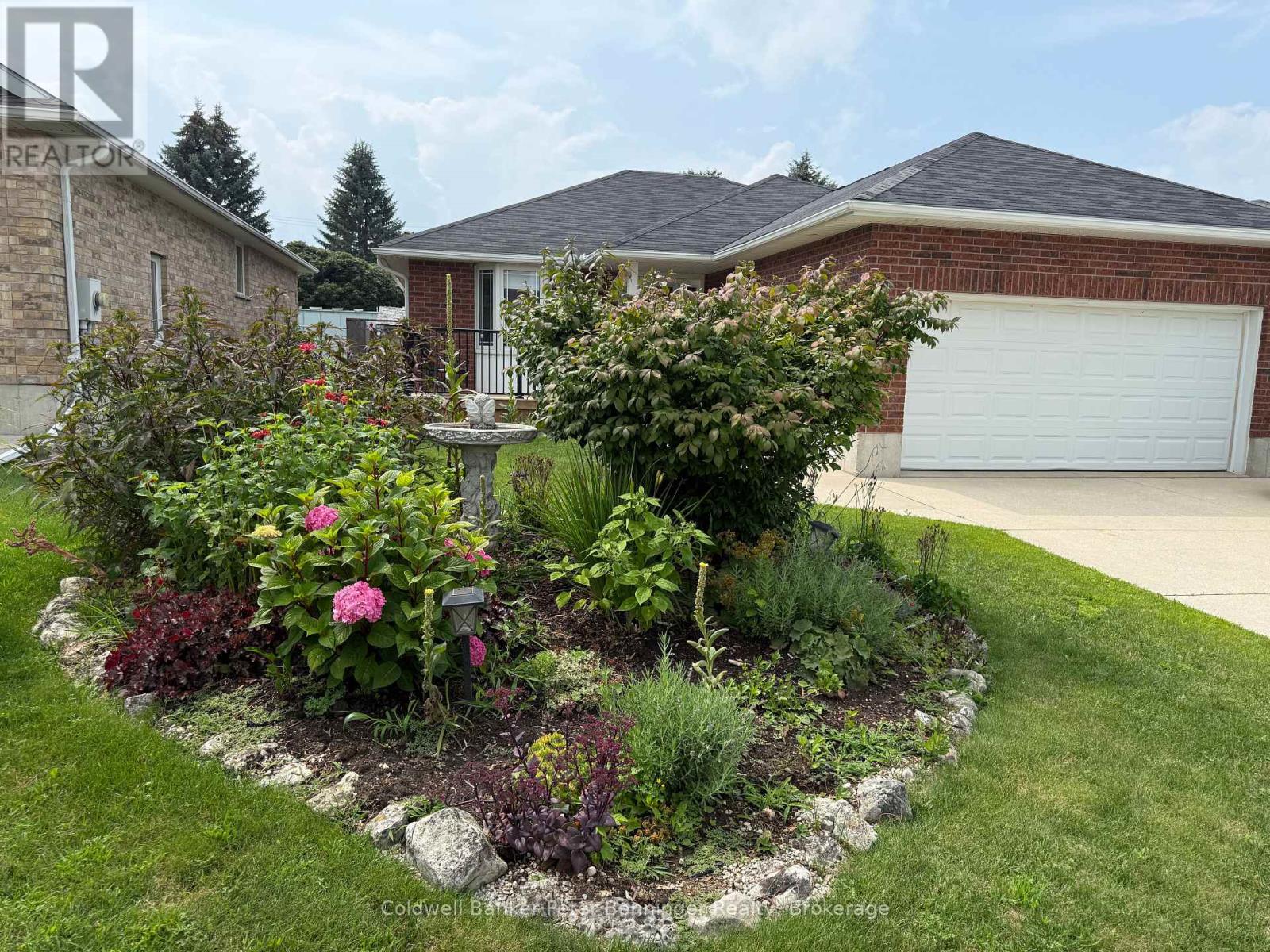 636 22nd Avenue, Hanover, Ontario  N4N 3W7 - Photo 3 - X13658456