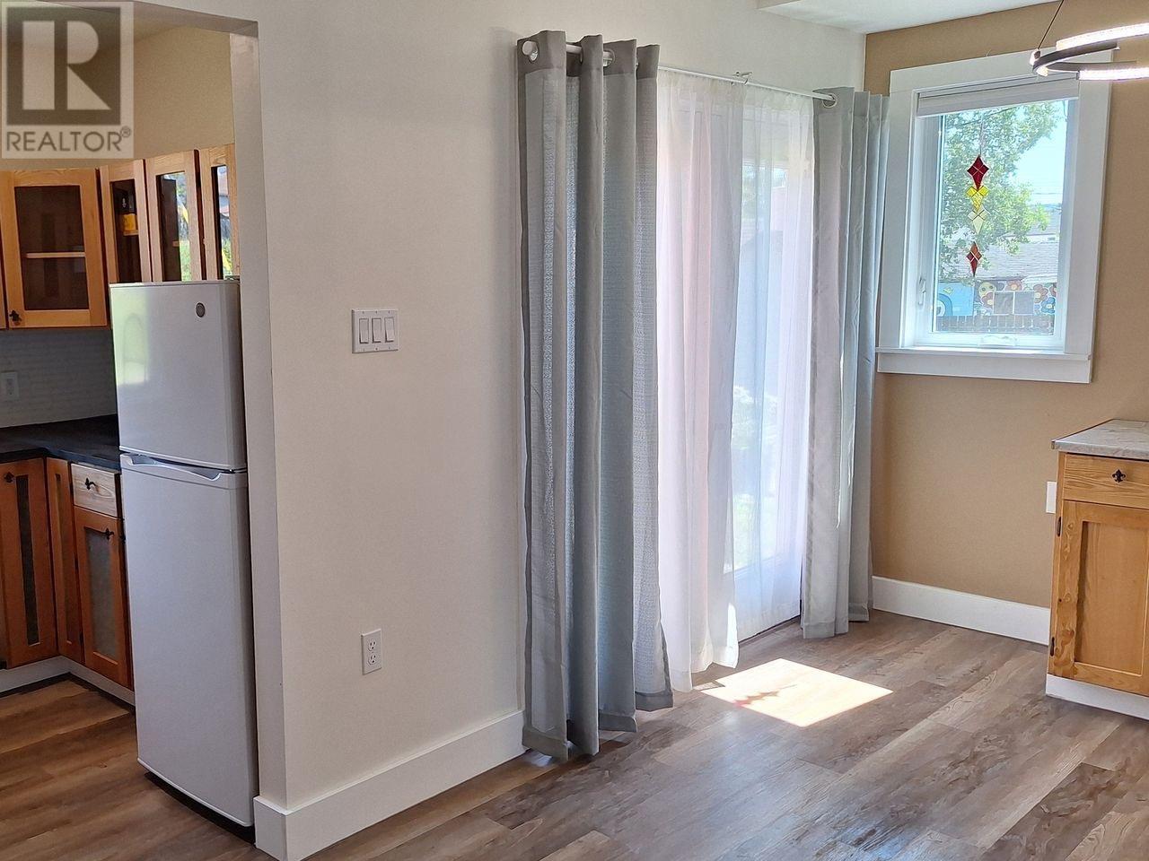 15 Ross Ave, Marathon, Ontario  P0T 2E0 - Photo 4 - TB2602323