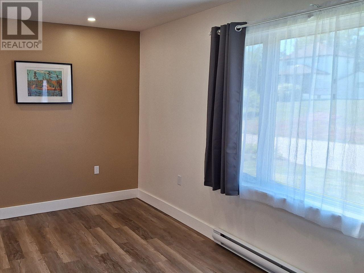 15 Ross Ave, Marathon, Ontario  P0T 2E0 - Photo 7 - TB2602323