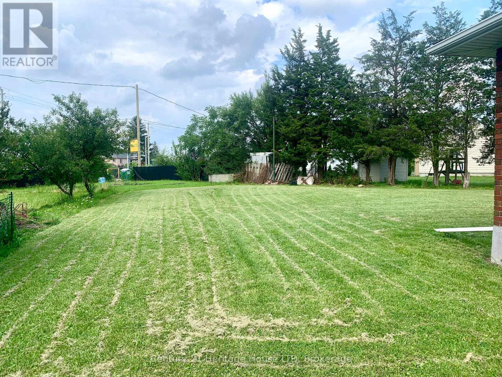 2 Foley Crescent, Thorold, Ontario  L2V 2K8 - Photo 3 - X13662010