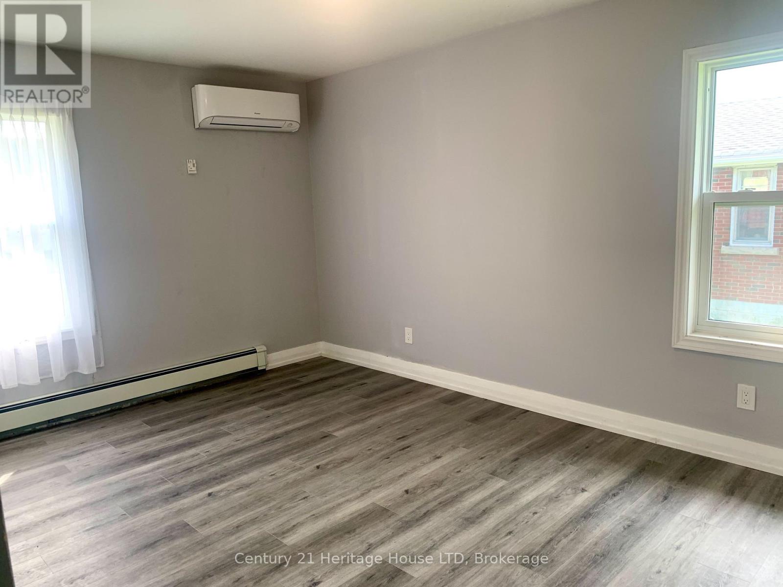 2 Foley Crescent, Thorold, Ontario  L2V 2K8 - Photo 7 - X13662010