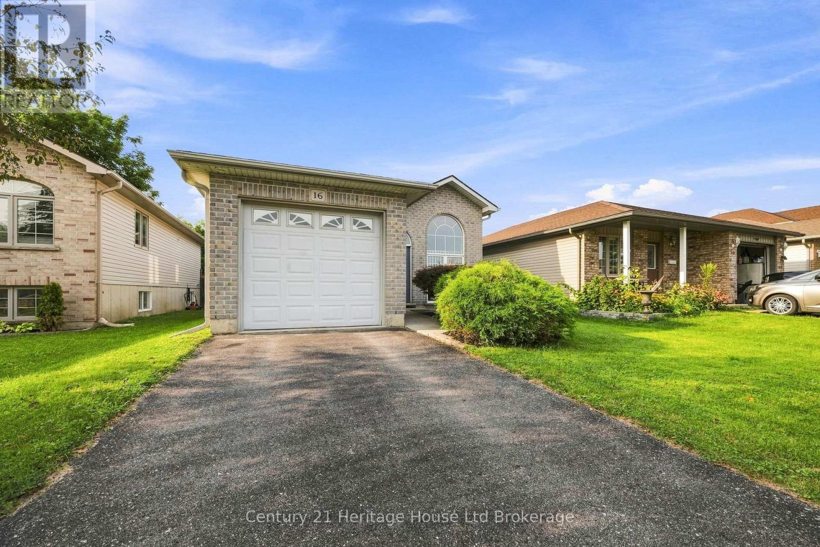 16 Herford Street, Tillsonburg, Ontario  N4G 4V2 - Photo 1 - X13662006