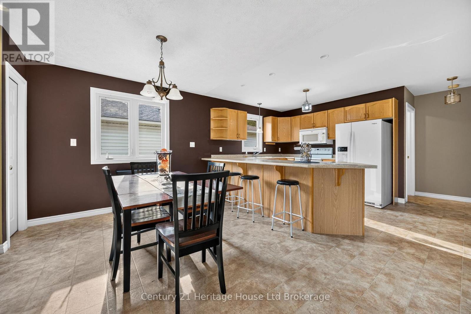 16 Herford Street, Tillsonburg, Ontario  N4G 4V2 - Photo 4 - X13662006