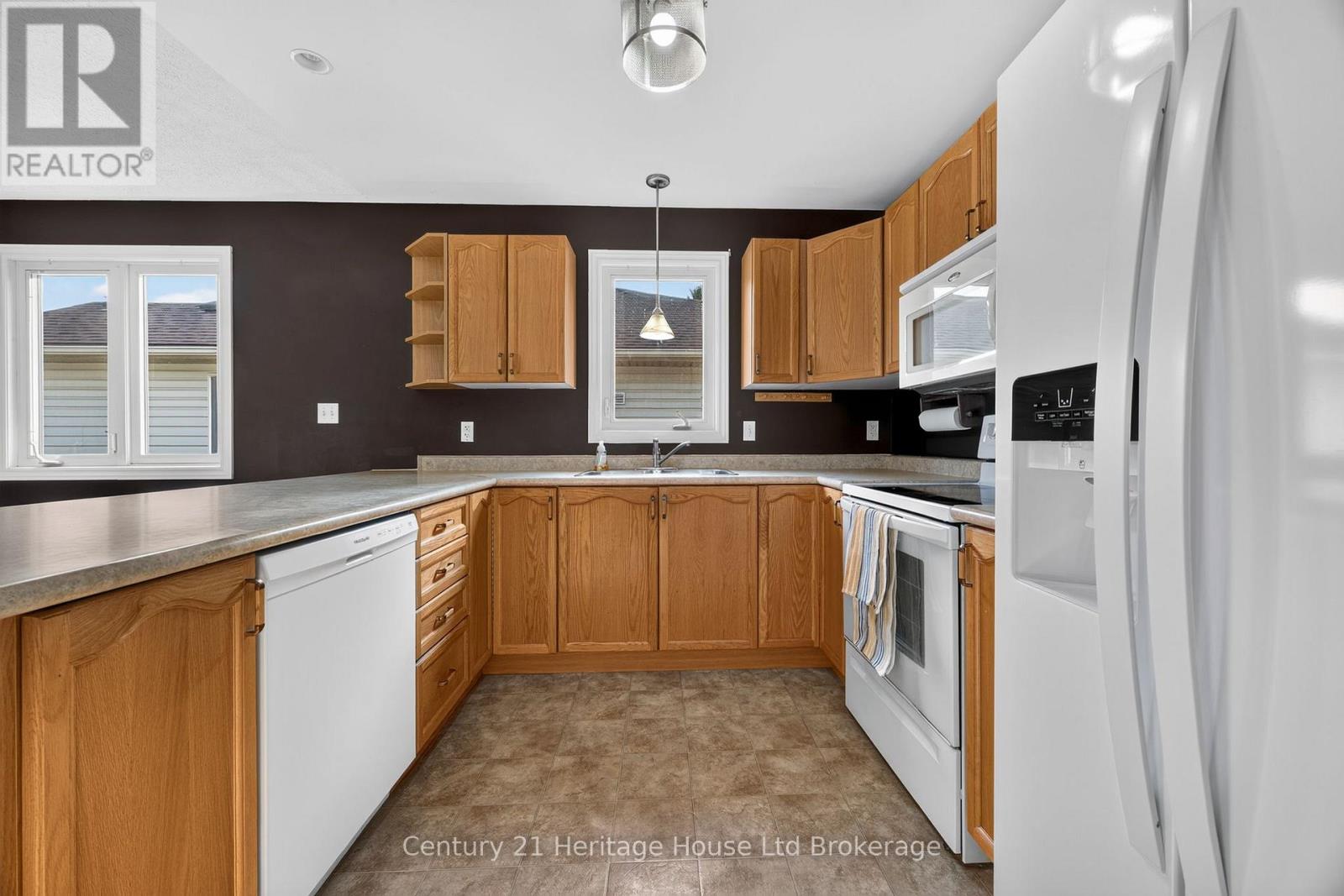 16 Herford Street, Tillsonburg, Ontario  N4G 4V2 - Photo 5 - X13662006