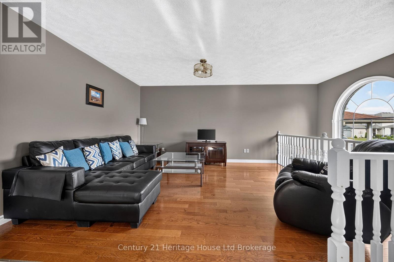 16 Herford Street, Tillsonburg, Ontario  N4G 4V2 - Photo 8 - X13662006