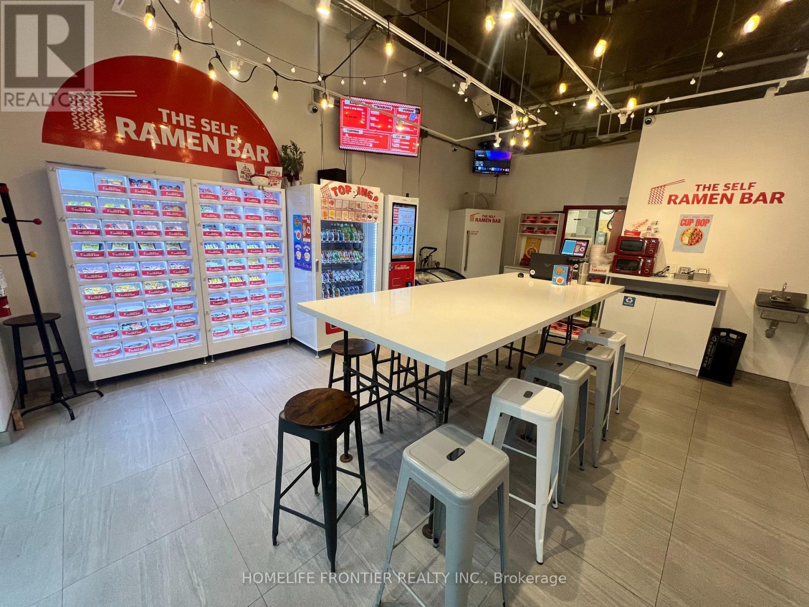 C - 233 College Street, Toronto, Ontario M5T 2B6 - Photo 2 - C13661960