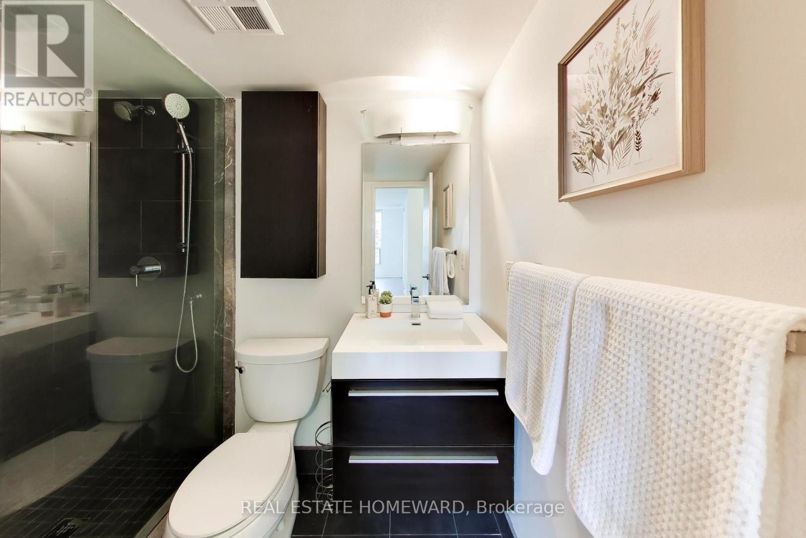 1511 - 750 Bay Street, Toronto, Ontario  M5G 1N6 - Photo 12 - C13661996